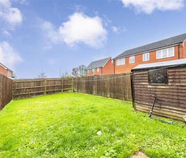 3 bed House - Detached To Let - Photo 5
