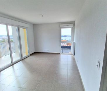 location Appartement T2 DE 41.77m² À PORT DE BOUC - Photo 4