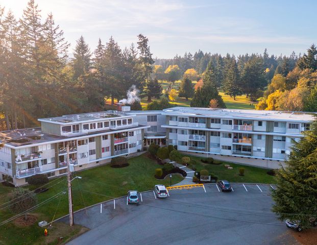 Lynburn Oceanview Manor | 1840 Argyle Avenue, Nanaimo - Photo 1