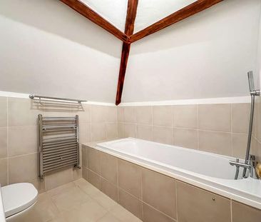 The Coach House, Herringswell, IP28 - Photo 6