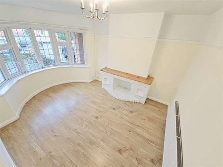 Earls Hall Avenue, Southend On Sea, Southend On Sea, Essex, SS2 - Photo 2