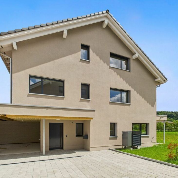 Neubau-Traum: Modernes 5.5-Zimmer-Haus mit Sitzplatz - Photo 1