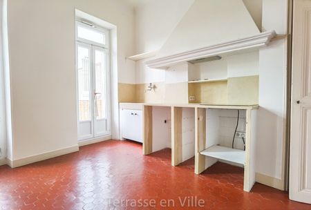 Castellane - T3 - balcons - 1065 € - Photo 3