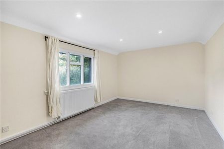 2 bedroom semi-detached house to rent - Photo 5