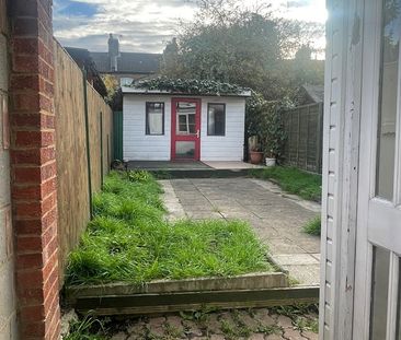 Studio Flat, London, N18 - Photo 6