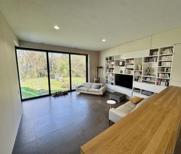 Beautiful contemporary family villa with garden - Foto 2