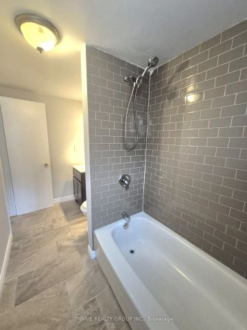 184 Simcoe Street #2 - Photo 2