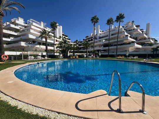 3 room luxury Apartment for rent in Marbella, Andalusia - Photo 1