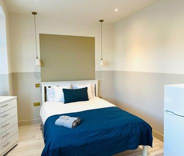 Room in a Shared House, Rowan Crescent, SW16 - Photo 2