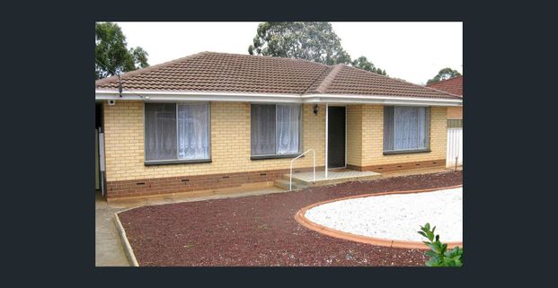 Perfect 3 Bedroom Home - Photo 1