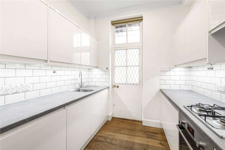 A bright and spacious 3 bedroom apartment situated near Marylebone High Street. - Photo 2