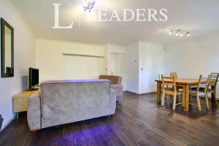 1 bedroom semi-detached house to rent - Photo 2