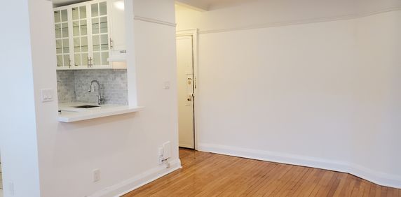 Welcome to luxury boutique living in the most Iconic building in Forest Hill. - Photo 2