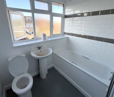 Inkerman Road, Woking, Surrey, GU21 - Photo 2