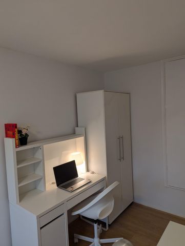 Windmill Lane – Room 3 - Photo 5