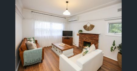 3 Bedroom Cottage Home near town centre & transport - Photo 2