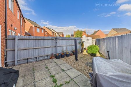 2 bedroom end of terrace house to rent - Photo 2