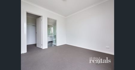 Contemporary Living with Quality Finishes - Photo 2