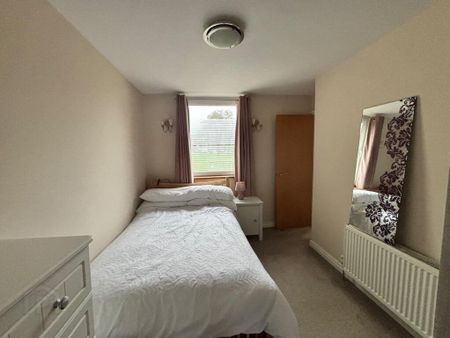 10d Lesley Heights, Greenisland, Carrickfergus, BT38 8TB - Photo 3