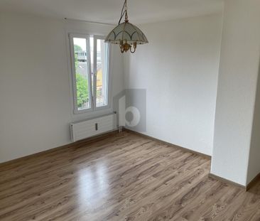 RENOVATED WITH MODERN KITCHEN - Foto 4