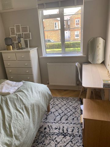 Room in a Shared Flat, St. Leonards Road, SW14 - Photo 2