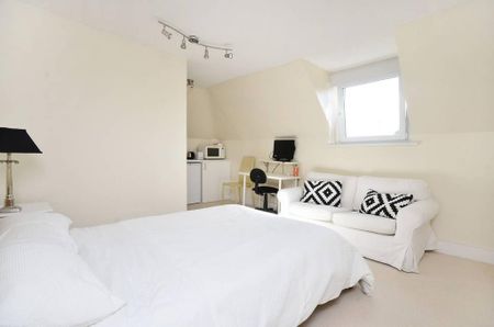 3 bedroom flat to rent - Photo 3