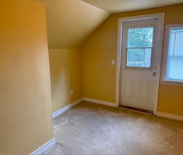 Large Upper Home - Photo 5