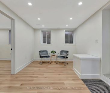 Detached Home For Lease | W9044225 - Photo 3