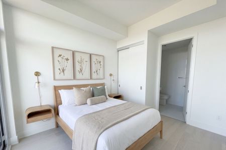 For Lease - 11 Yorkville Avenue Unit# 5710, Toronto, Ontario - Photo 2