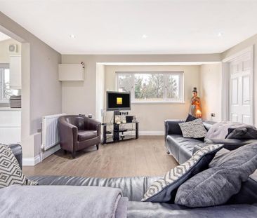 3 bedroom detached house to rent - Photo 2