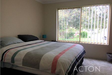 12 Alaric Court, Parkwood. - Photo 2