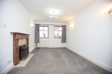 3 bedroom semi-detached house to rent - Photo 3