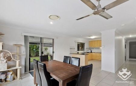 4 Bedroom 2 Bath 4 Car Ducted Air & Pool - Photo 4