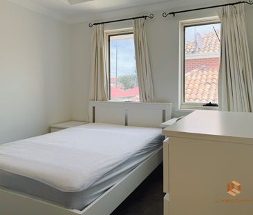 Victoria Park - Photo 6