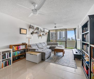 Coastal Living with Ocean Views in the Heart of Surfers Paradise - ... - Photo 3