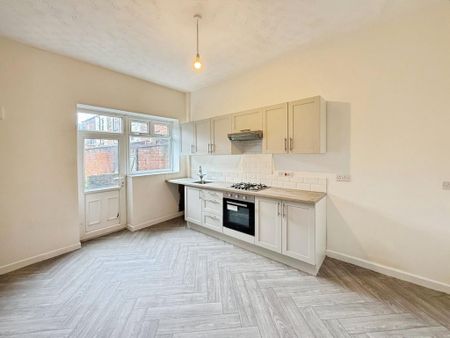 3 bedroom terraced house to rent - Photo 5