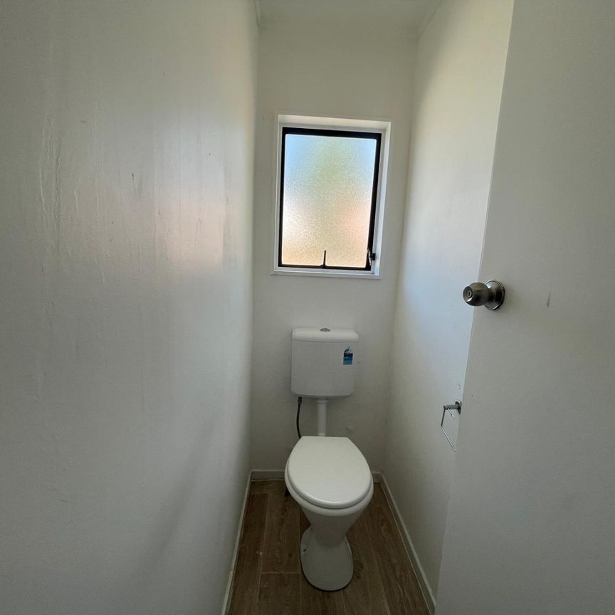 PAPAKURA, 2 BEDROOMS - Photo 1