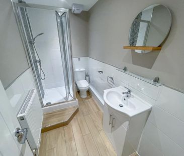 4 bedroom flat to rent - Photo 4