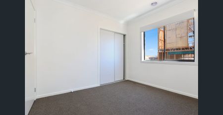 Family living in Mernda - Photo 5