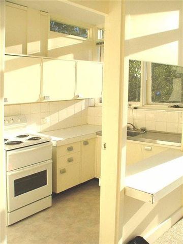 10/106 Elizabeth Bay Road - Photo 3