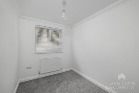 Austin Crescent, Crownhill, Plymouth - Photo 2