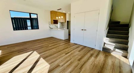 Brand New 2.5-Bedroom Double-Storey Home! - Photo 5