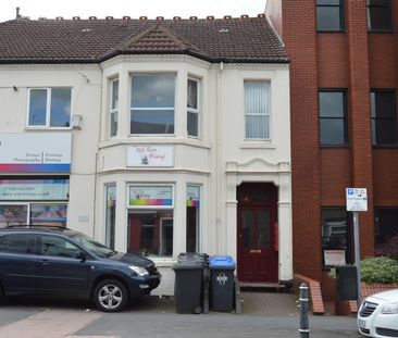 3 bedroom flat to rent - Photo 4