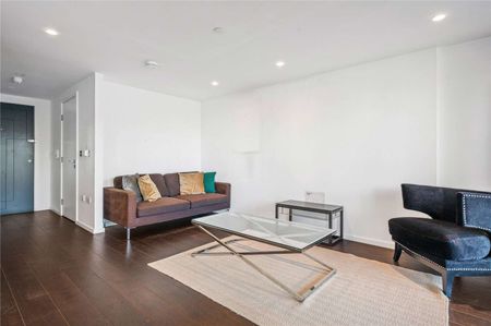 A well appointed two bedroom two bathroom apartment situated on the 7th floor of Eagle Point. - Photo 2