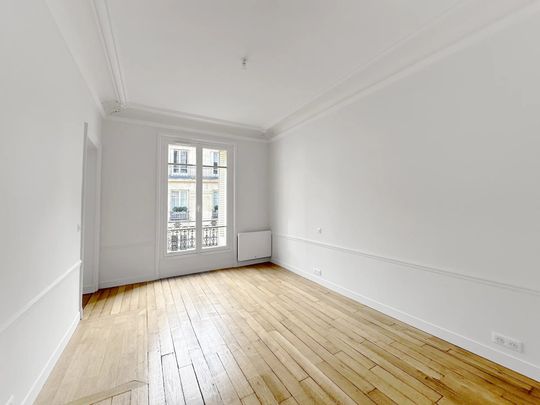 PARIS VIII – RUE MARBEUF – BEAU 3/4 PIECES DE 91,23 M² – 4E ETAGE AVEC ASCENSEUR – À LOUER VIDE – AU CALME SUR COUR - Photo 1