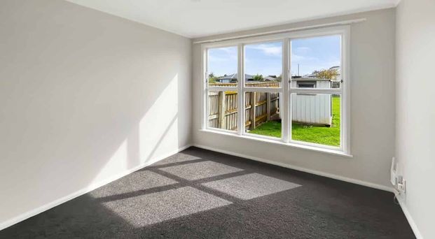 Modern Three Bedrooms - BULLS - Photo 1