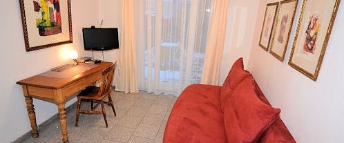 Möbliertes Wohnen in Uninähe! Gemütlich möbliertes Apartment mit Terrasse - Photo 1