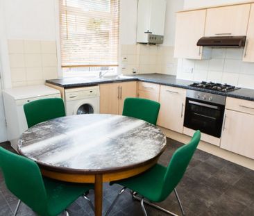 Wetherby Grove, Burley, Leeds - Photo 5