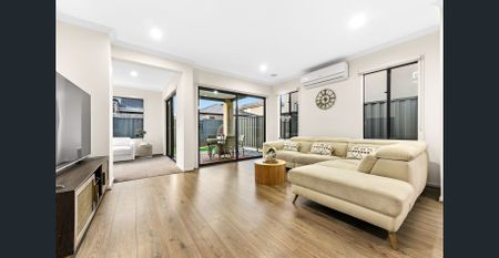 Beautiful family home in the Minta Estate! - Photo 2