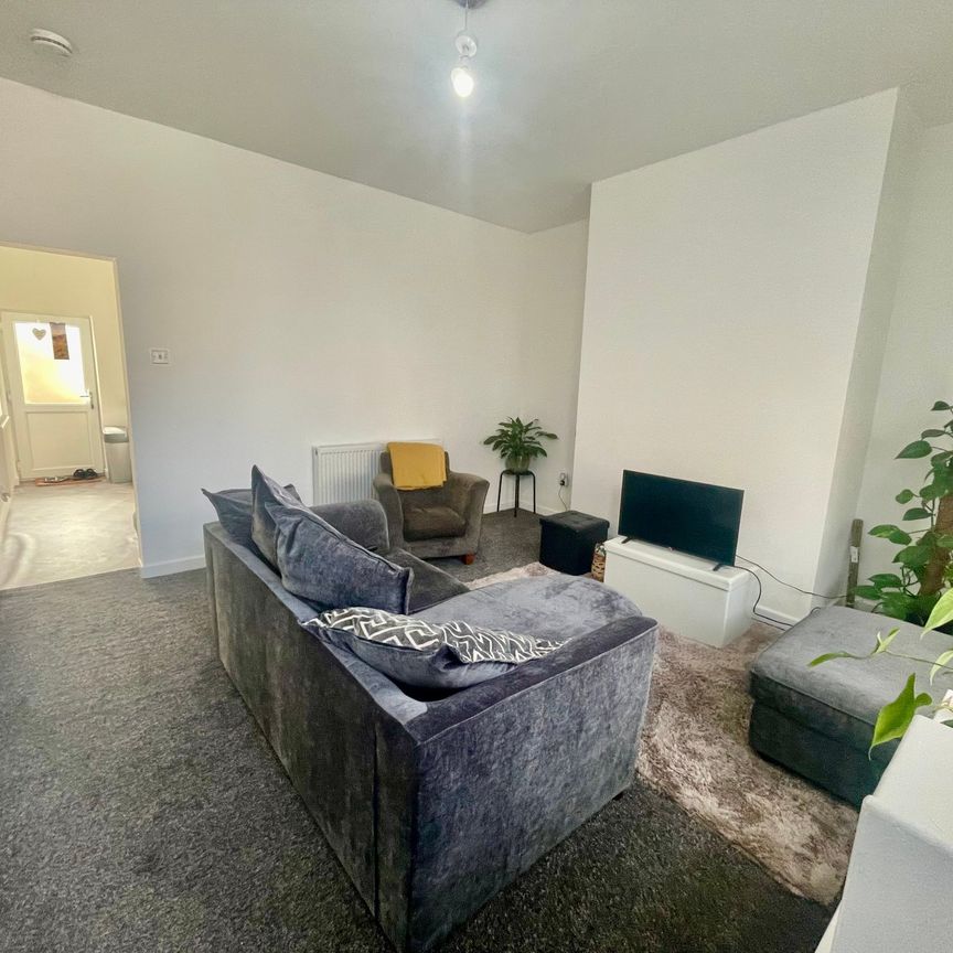 Ainsworth Road, Radcliffe - Photo 1